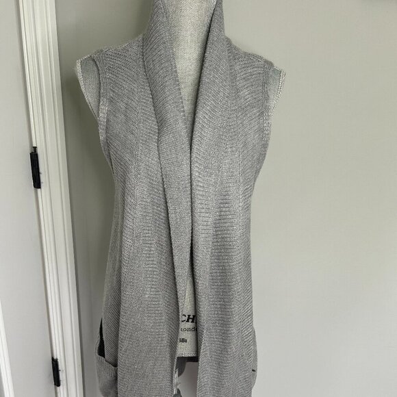 RD Style Jinna Sleeveless Cardigan Light Gray Size M NWOT - Picture 2 of 3